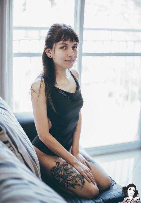 Wingsweak erotic model photos