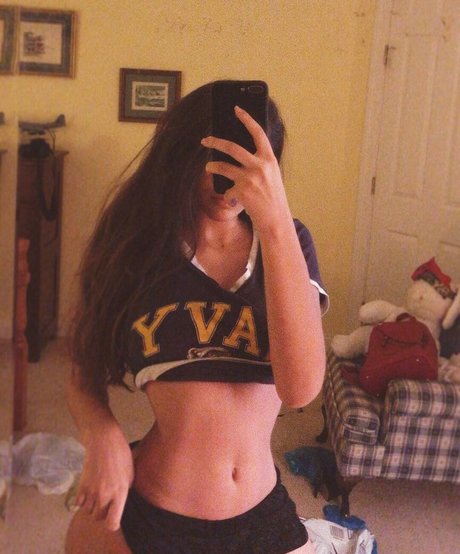 Brie Adeline naked model images