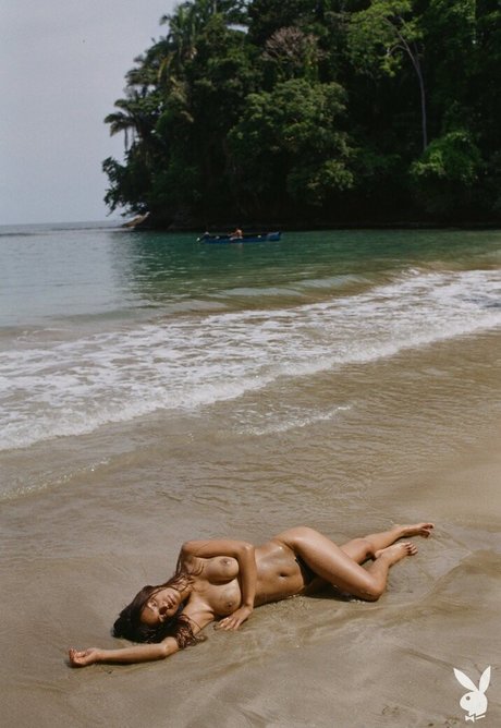 Geena Rocero model hd pics