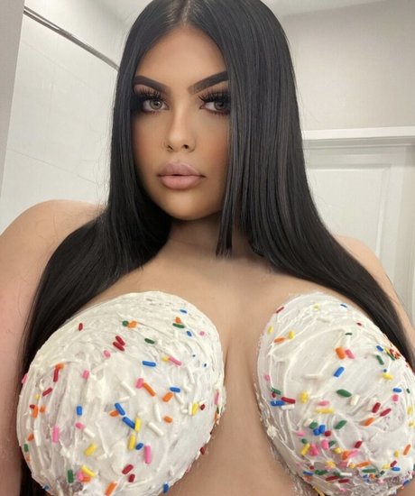 Kate Strada high quality actress pic