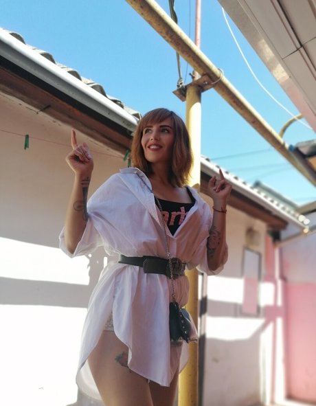 Crazy Strawberry exclusive star images