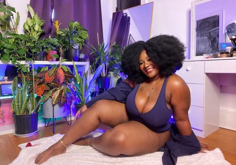 Xmiramira actress img