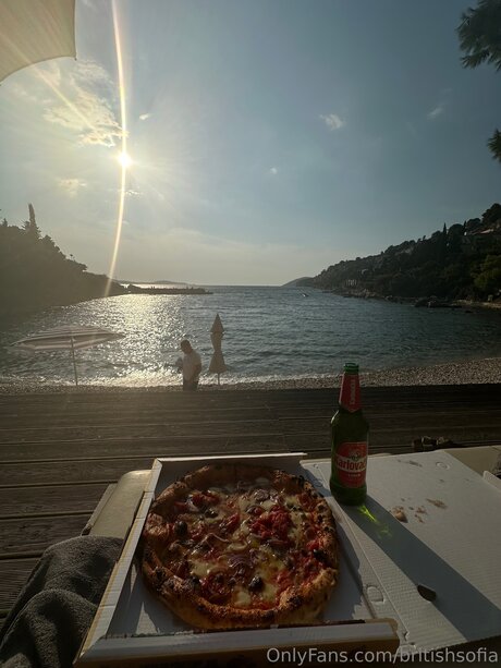 BritishSofia model pornographic picture