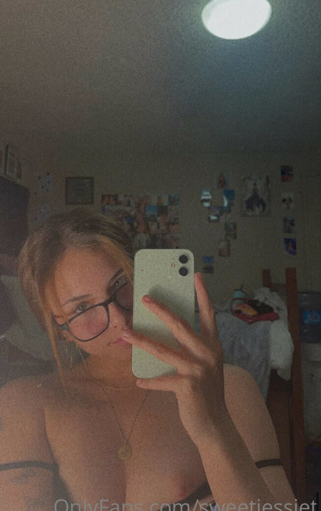 sweetjessiet pretty model pic