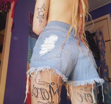 Bambiicandy naked model photos