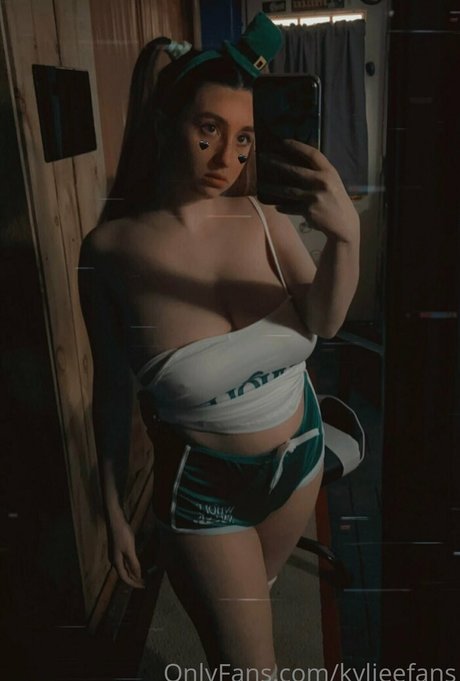 KylieeOW model sex image