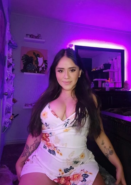 Goddess petals model adult archive