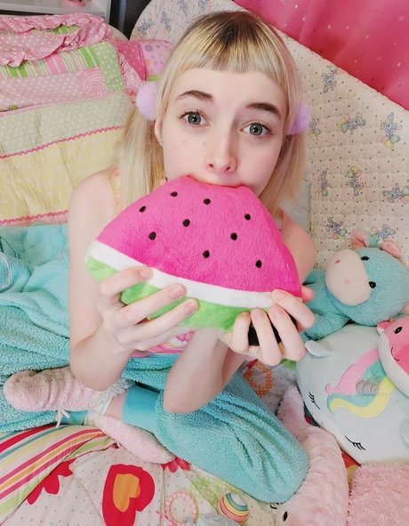 Princess Sarinna art star pics