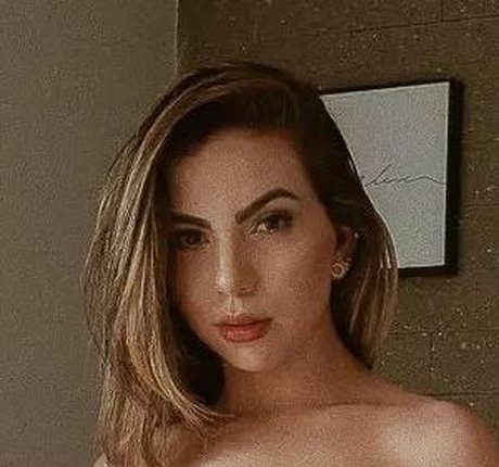 Victoria Araujo star galleries