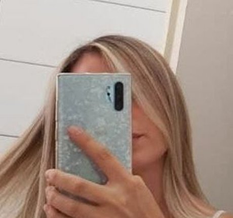 CryptoBunny naked actress galleries