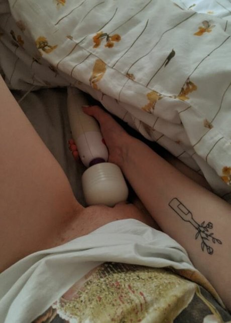 Bimpsxo model nude pics