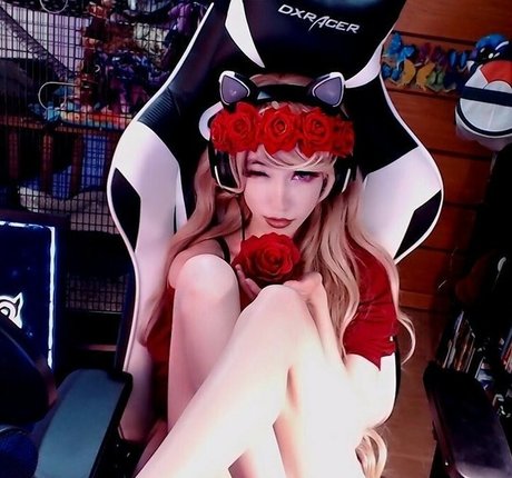 Faellu model hot galleries