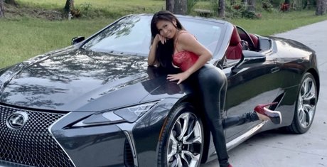 Tinkerbellish model xxx pic