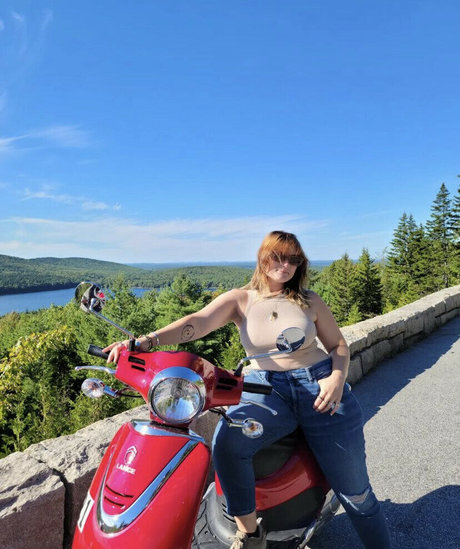 Shiny Says hot actress image