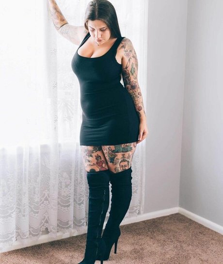 Nikki Hunter model perfect images