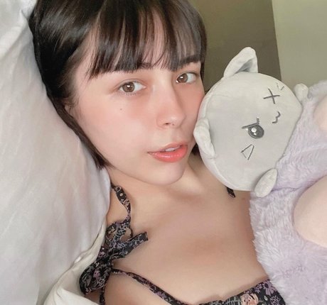 Rae Law hd pornstar photo