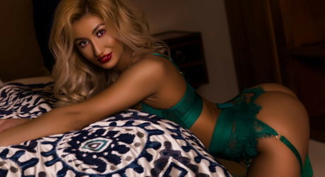 RosalinLafayette sexy star image