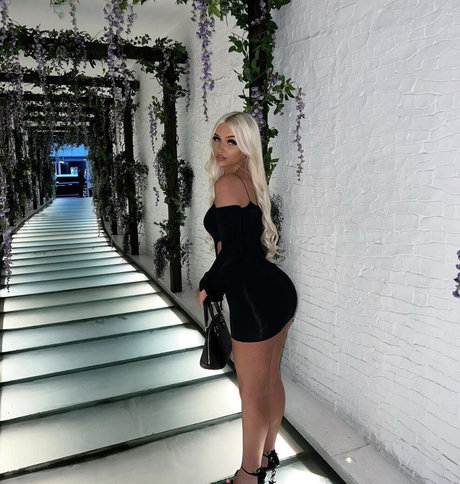 Meg Coldwell top star img