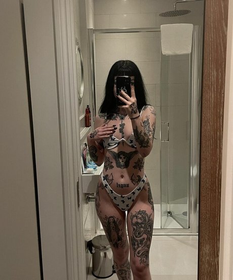 charwaldockx naked model picture