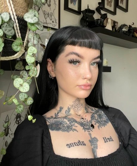 charwaldockx model adult pictures