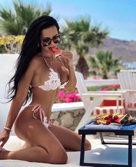 ilailonaa model sexy image