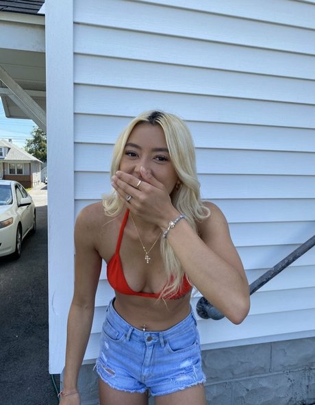 Kimberlyvuongg hot star pic