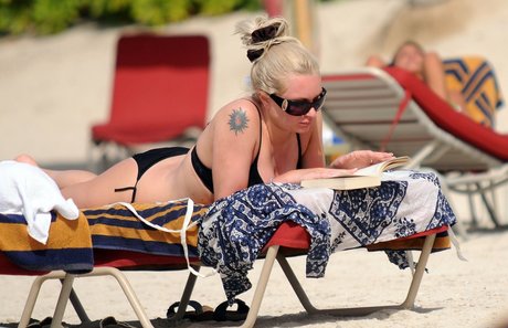 Rita Simons model hd pic