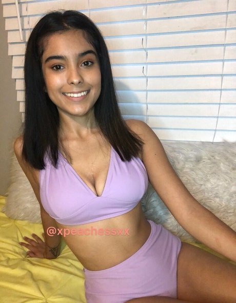 Electra Electraxpeach erotic actress photo