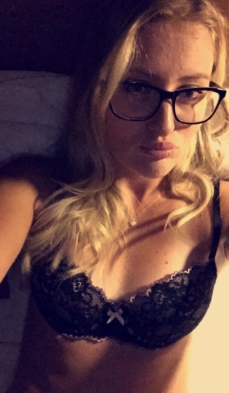 Kristina Mladenovic porn star img