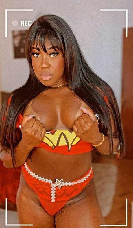 Jaqueline Silva pornstar top pic