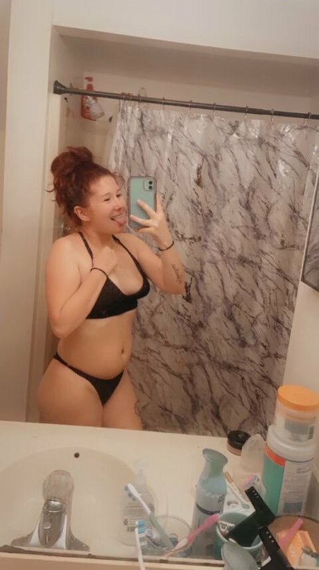 Hannah Innocent pretty actress galleries