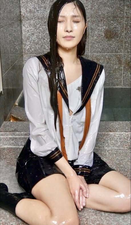 mari wam model art pictures