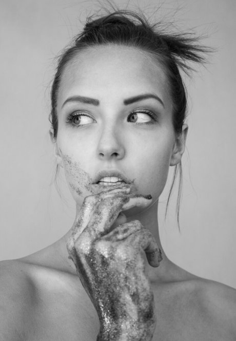 Kinga Chorostowska pretty pornstar img