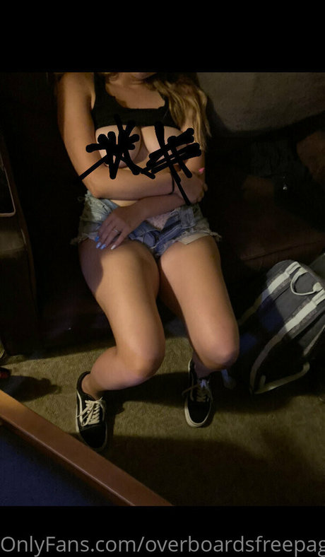 overboardhumor model top pic