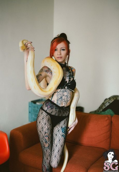 Juh Connie model art gallery