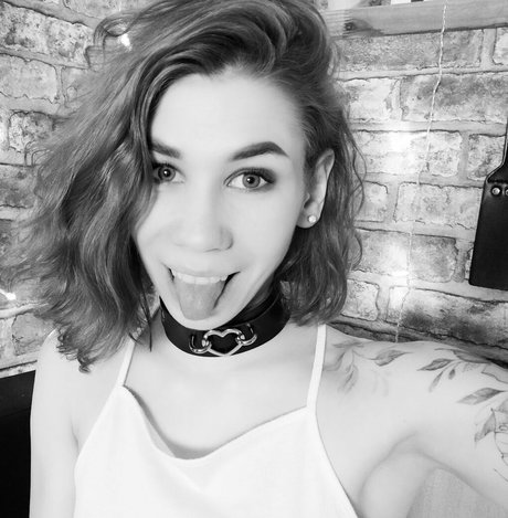 Rock it Kelly model art gallery