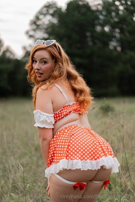 Firecracker1221 model beautiful pic