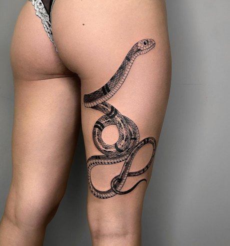 MidoriShake nudes model pic