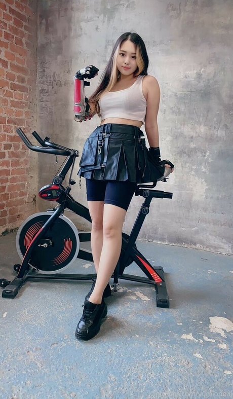 Yumi Waifu adult model picture