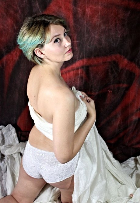 Avalon Zuercher beautiful actress photos