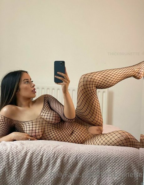 Thick Brunette naked actress img