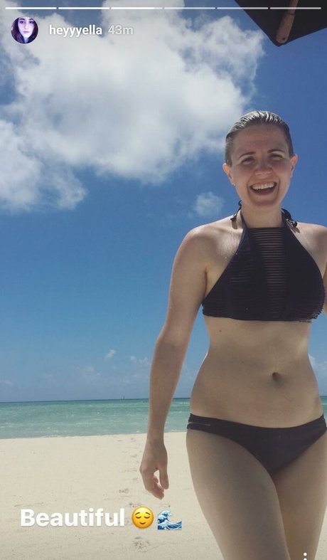 Hannah Hart exclusive pornstar pic