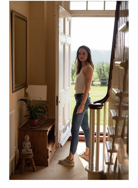 Catie Munnings nude actress img