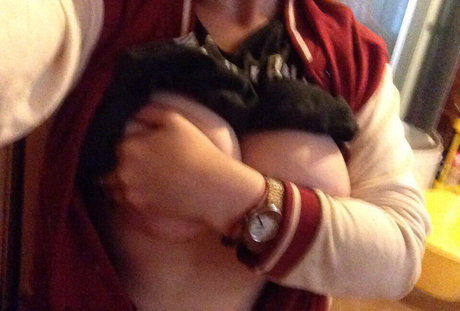 Nikachi nudes model image