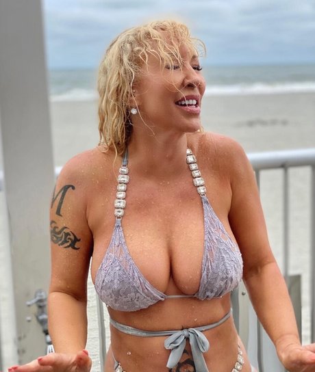 MelissaLee adult actress galleries