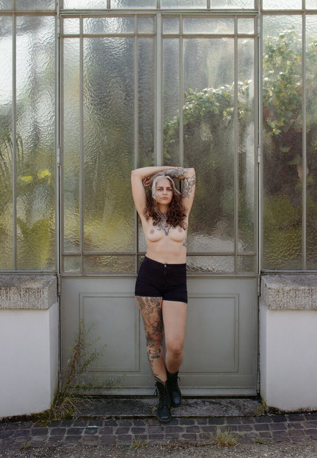 Le Corps La Maison L esprit pornstar sex img