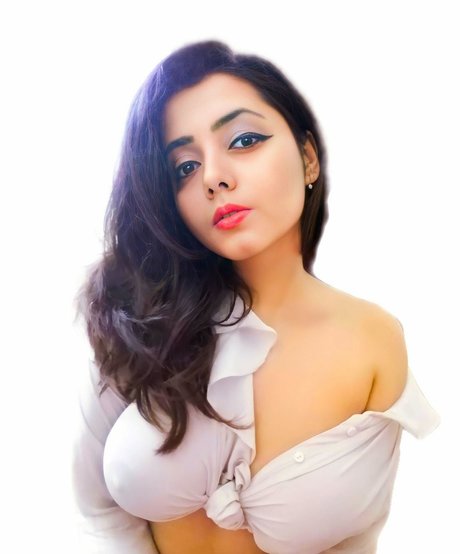 Yajnaseni pornstar nude pictures