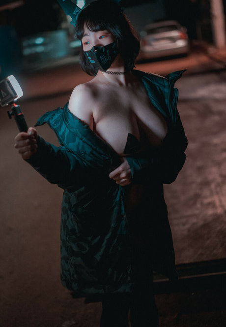 Djawa Jenny model nude img