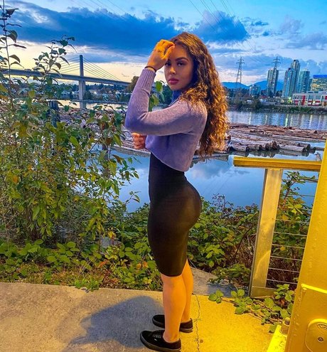 Lilnomib star art gallery