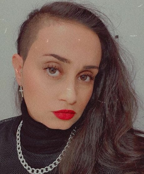 Lina Bikiche exclusive star photo